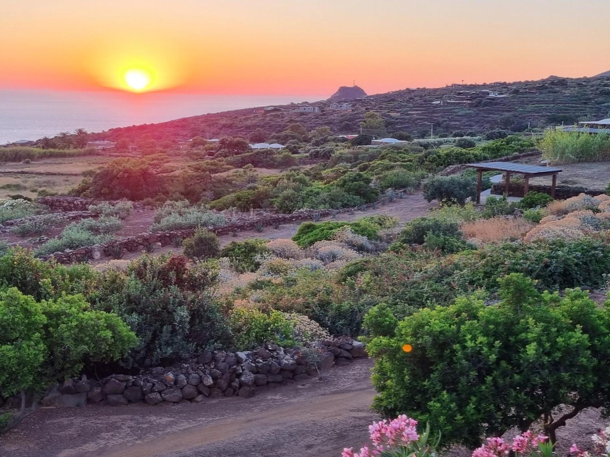 Holiday home Dammuso Il Tramonto Di Nica'