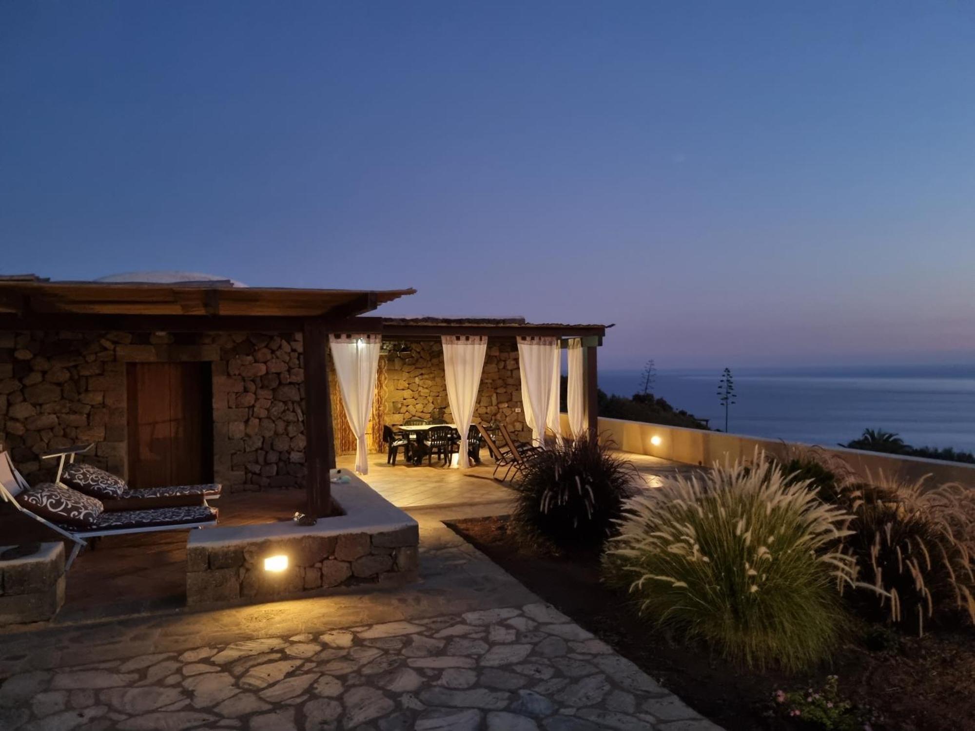 Dammuso Il Tramonto Di Nica' Holiday home
